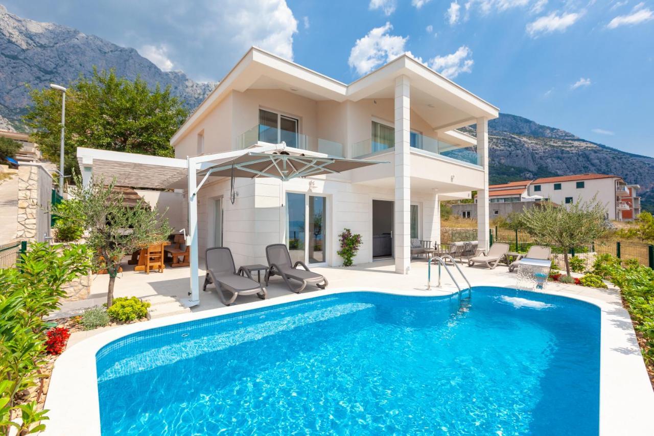 Luka * Makarska